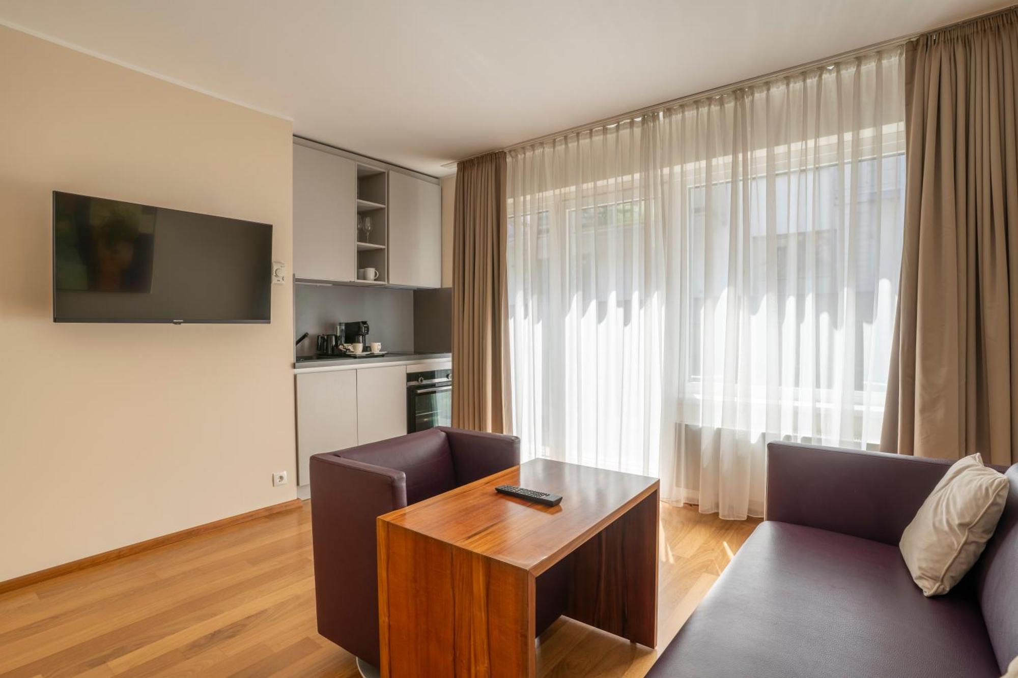 Deluxe Double Room,1691984845:JPEG